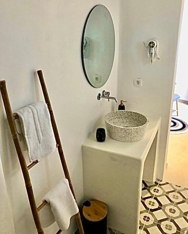 Oldtown Suites Fira Luaran gambar