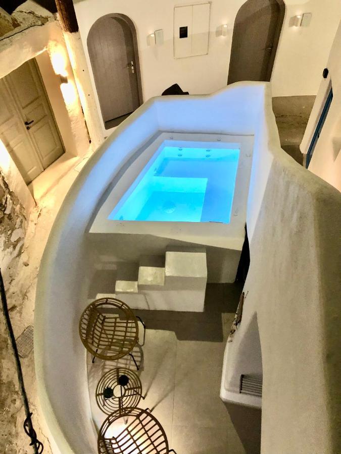 Oldtown Suites Fira Luaran gambar